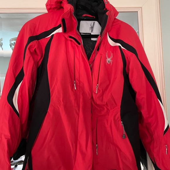 Ski jackets and pants, and hats. All top brand names - Picture 5 of 8